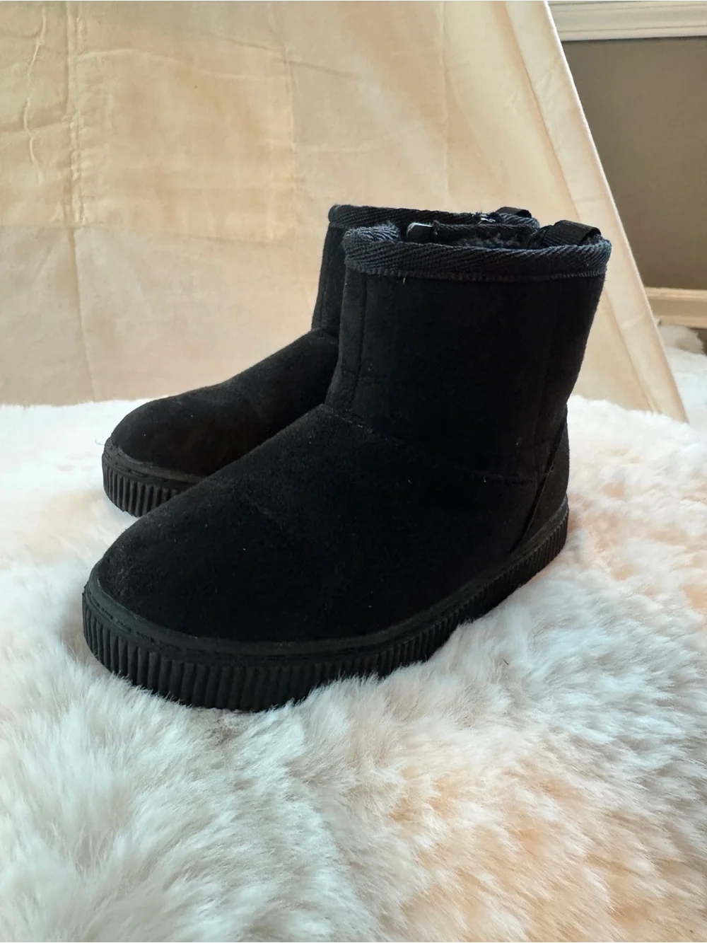 Cat and Jack “holland” Black Cozy Suede-Look Ankle Boots, Sz 8